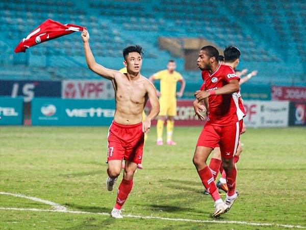 Top 5 cầu thủ đẹp trai nhất Việt Nam làm đốn tim các fan nữ