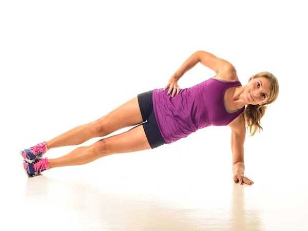 Bài tập cơ liên sườn Plank nghiêng nâng cao chân