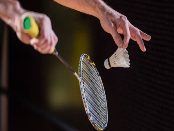 Cầm vợt cầu lông đúng cách, hướng dẫn kỹ thuật chuẩn từ chuyên gia