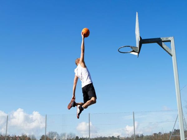 Luật bóng rổ – quy định thời gian và điều luật trong thi đấu