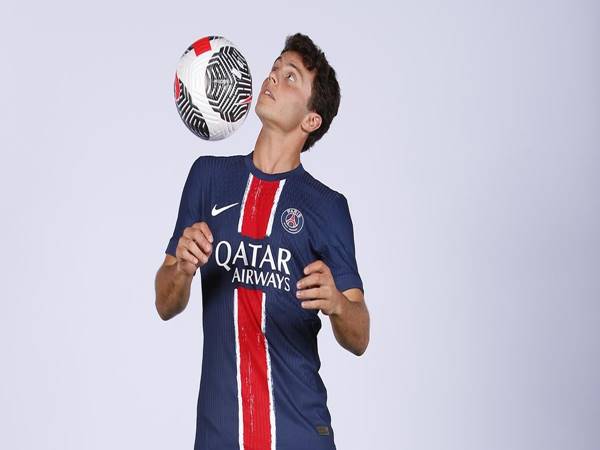 Joao Neves trong màu áo Paris Saint-Germain