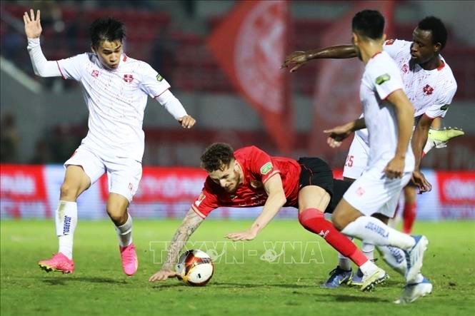 Mùa giải bóng đá là gì?