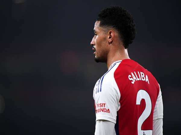 Sự nghiệp bóng đá của William Saliba như thế nào?