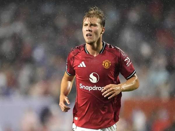 Rasmus Hojlund từng khoác áo những đội bóng nào?