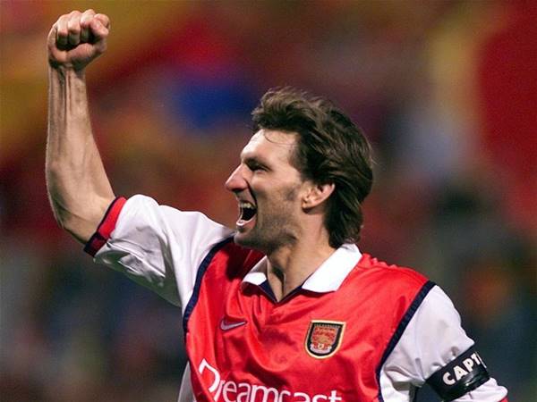 Ai xứng đáng là hậu vệ Arsenal vĩ đại nhất lịch sử?