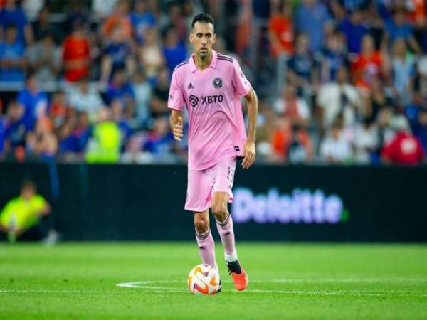 Bóng đá QT: Huyền thoại Sergio Busquets giải nghệ