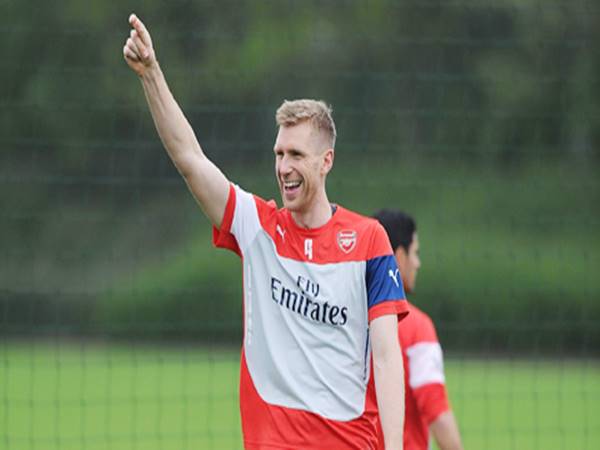 Ảnh hưởng của các hậu vệ Arsenal vĩ đại nhất tới lối chơi đội bóng