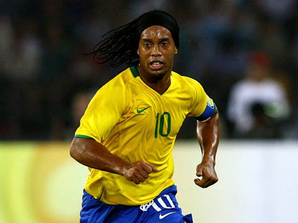 Ronaldinho số áo bao nhiêu