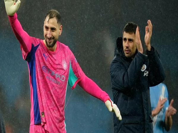 Tin Man City: Donnarumma giúp MC bám đuổi Arsenal