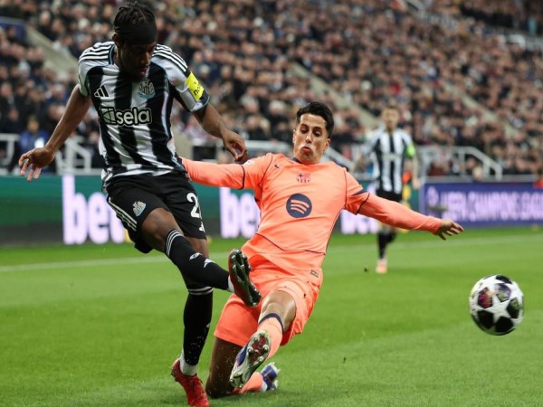 Newcastle áp đảo: Đêm khó khăn nhất của Barcelona